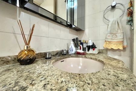 Apartamento à venda com 133m², 4 quartos e 2 vagas Apartamento à venda com 133m², 4 quartos e 2 vagasBanheiro da Suíte