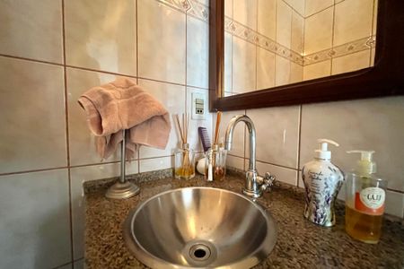 Apartamento à venda com 133m², 4 quartos e 2 vagas Apartamento à venda com 133m², 4 quartos e 2 vagasLavabo