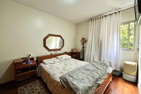 Apartamento à venda com 133m², 4 quartos e 2 vagas Apartamento à venda com 133m², 4 quartos e 2 vagasSuíte
