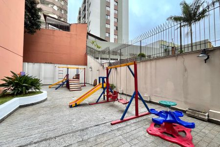 Apartamento à venda com 133m², 4 quartos e 2 vagas Apartamento à venda com 133m², 4 quartos e 2 vagasÁrea comum - Playground