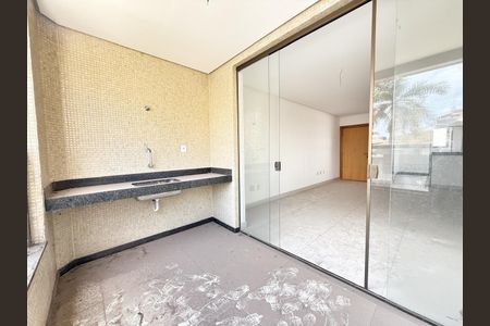 Apartamento à venda com 4 quartos, 130m² em Castelo, Belo Horizonte