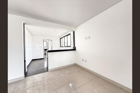 Apartamento à venda com 4 quartos, 130m² em Castelo, Belo Horizonte