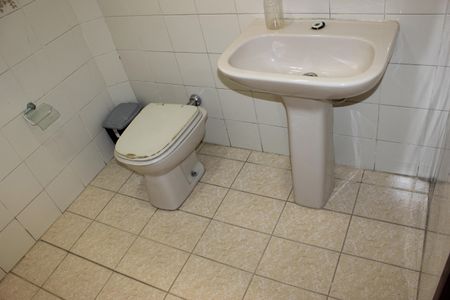 Casa à venda com 400m², 4 quartos e 5 vagasBanheiro 1