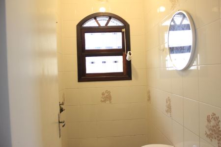 Casa à venda com 400m², 4 quartos e 5 vagasBanheiro da edícula