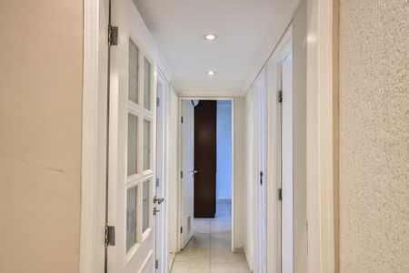 Apartamento à venda com 96m², 4 quartos e 1 vagaCorredor