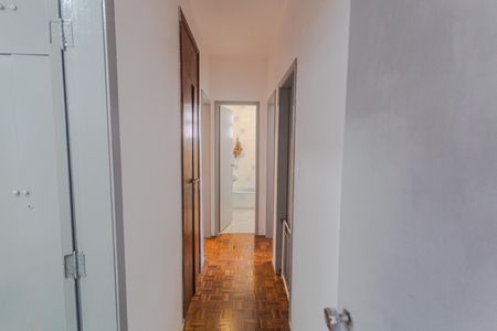Corredor de apartamento à venda com 3 quartos, 106m² em Santo Antônio, Belo Horizonte