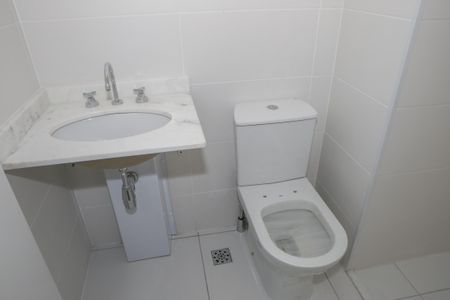 Banheiro de kitnet/studio à venda com 1 quarto, 24m² em Pompeia, São Paulo