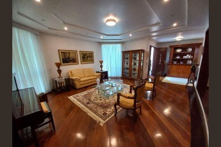 Casa à venda com 4 quartos, 389m² em Piratininga, Niterói