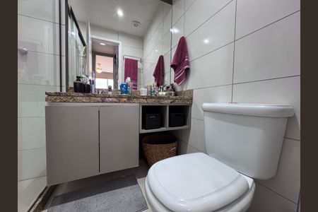 Apartamento à venda com 85m², 2 quartos e 2 vagasBanheiro da Suíte