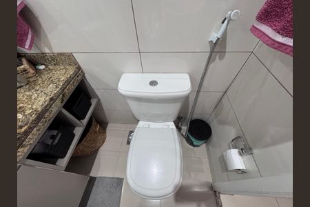 Apartamento à venda com 85m², 2 quartos e 2 vagasBanheiro da Suíte