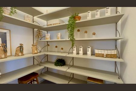 Apartamento à venda com 195m², 3 quartos e 3 vagas Apartamento à venda com 195m², 3 quartos e 3 vagasDespensa
