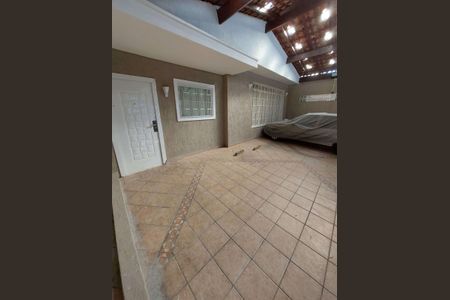 Casa à venda com 270m², 5 quartos e 4 vagas Casa à venda com 270m², 5 quartos e 4 vagasFoto 04