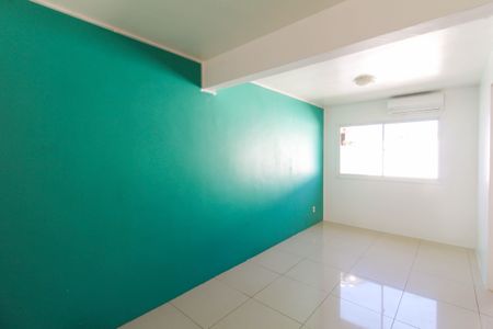 Sala de casa de condomínio à venda com 3 quartos, 66m² em Olaria, Canoas