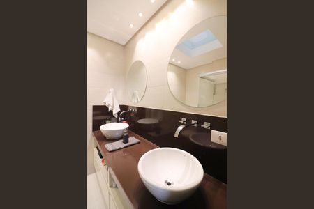 Apartamento à venda com 177m², 3 quartos e 3 vagasQuarto 2 - Suíte Banheiro