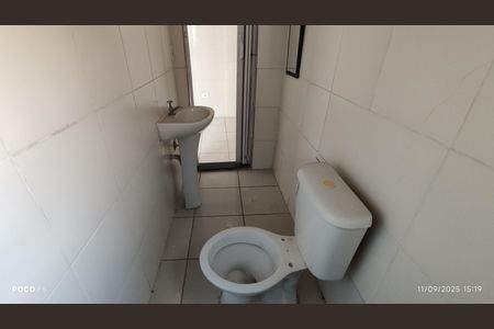 Banheiro de apartamento para alugar com 1 quarto, 45m² em Vila Lourdes, Ferraz de Vasconcelos