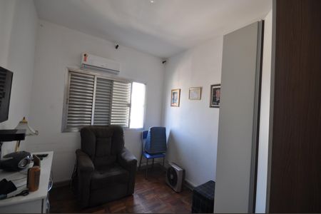 Casa à venda com 210m², 3 quartos e 2 vagasQuarto 2