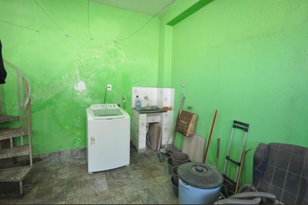 Casa à venda com 210m², 3 quartos e 2 vagasÁrea de serviço