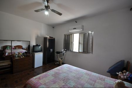 Casa à venda com 210m², 3 quartos e 2 vagasQuarto 1