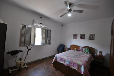 Casa à venda com 210m², 3 quartos e 2 vagasQuarto 1