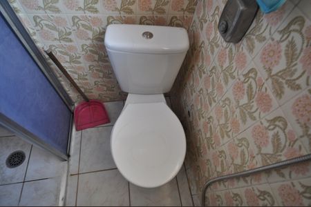 Casa à venda com 210m², 3 quartos e 2 vagasBanheiro 1