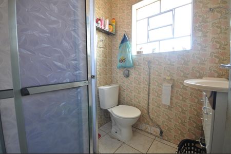 Casa à venda com 210m², 3 quartos e 2 vagasBanheiro 1
