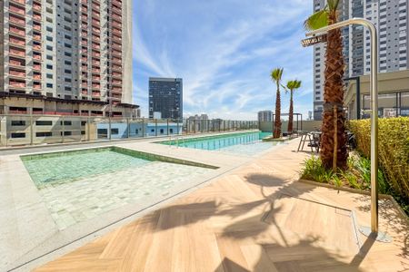 Apartamento à venda com 69m², 2 quartos e 1 vaga Apartamento à venda com 69m², 2 quartos e 1 vagaPiscina
