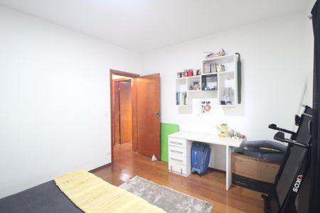 Casa à venda com 199m², 3 quartos e 3 vagasQuarto 2