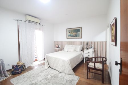 Casa à venda com 199m², 3 quartos e 3 vagasSuíte