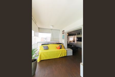 Apartamento à venda com 102m², 1 quarto e 2 vagas Apartamento à venda com 102m², 1 quarto e 2 vagasVaranda