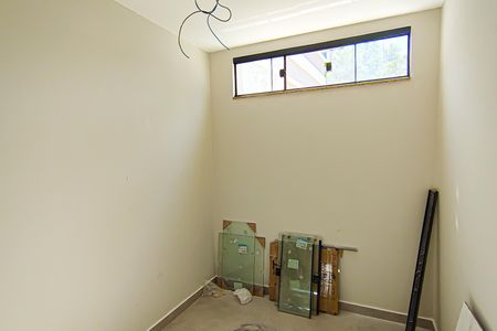 Casa à venda com 210m², 4 quartos e 4 vagasQuarto de Serviço