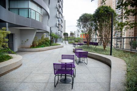 Studio à venda com 31m², 1 quarto e sem vagaÁrea comum - Piscina