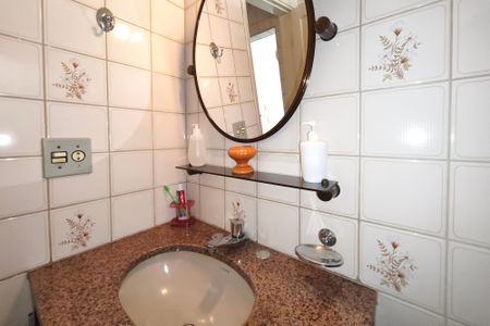 Casa à venda com 199m², 4 quartos e 3 vagasBanheiro da Edícula