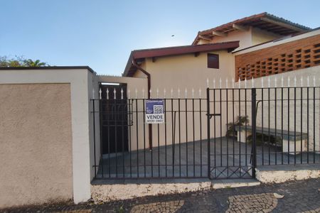 Casa à venda com 199m², 4 quartos e 3 vagasPlaca