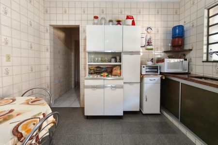 Casa à venda com 199m², 4 quartos e 3 vagasCozinha da Edícula