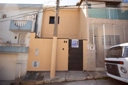 Casa à venda com 72m², 2 quartos e sem vaga Casa à venda com 72m², 2 quartos e sem vagaFachada