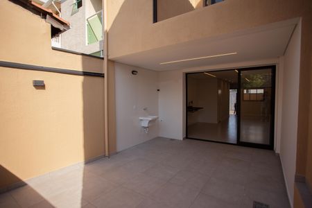 Casa à venda com 72m², 2 quartos e sem vaga Casa à venda com 72m², 2 quartos e sem vagaÁrea de Serviço