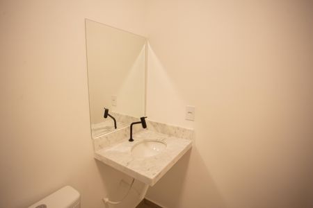 Casa à venda com 72m², 2 quartos e sem vaga Casa à venda com 72m², 2 quartos e sem vagaBanheiro da Suíte 2