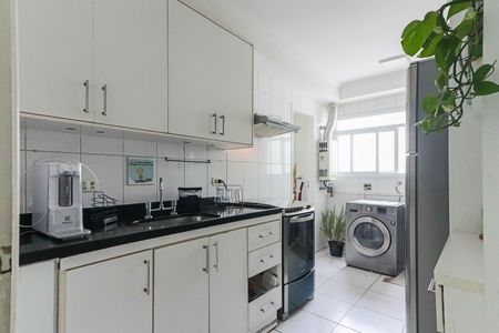 Apartamento à venda com 154m², 3 quartos e 2 vagas Apartamento à venda com 154m², 3 quartos e 2 vagasCozinha e Área de Serviço