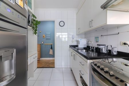 Apartamento à venda com 154m², 3 quartos e 2 vagas Apartamento à venda com 154m², 3 quartos e 2 vagasCozinha e Área de Serviço