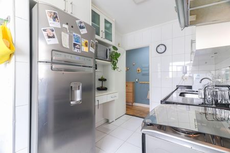 Apartamento à venda com 154m², 3 quartos e 2 vagas Apartamento à venda com 154m², 3 quartos e 2 vagasCozinha e Área de Serviço