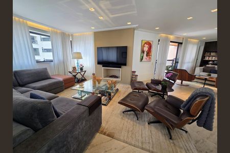 Apartamento à venda com 270m², 4 quartos e 4 vagasSala