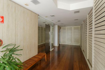 Apartamento à venda com 46m², 1 quarto e 1 vaga Apartamento à venda com 46m², 1 quarto e 1 vagaHall social