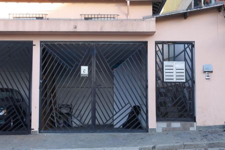 Casa para alugar com 65m², 1 quarto e sem vaga Casa para alugar com 65m², 1 quarto e sem vagaFachada