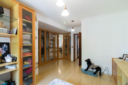 Casa à venda com 230m², 3 quartos e 4 vagasSuíte