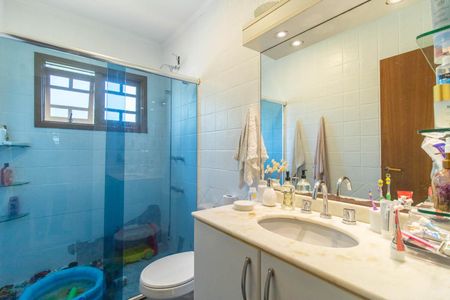 Casa à venda com 230m², 3 quartos e 4 vagasBanheiro da Suíte