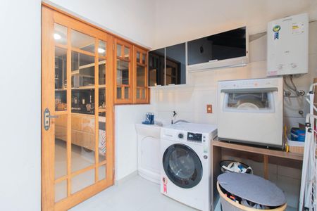 Casa à venda com 230m², 3 quartos e 4 vagasCozinha e Área de Serviço