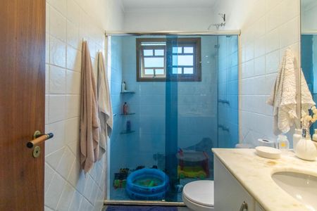 Casa à venda com 230m², 3 quartos e 4 vagasBanheiro da Suíte