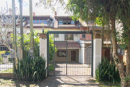 Casa à venda com 230m², 3 quartos e 4 vagasFachada