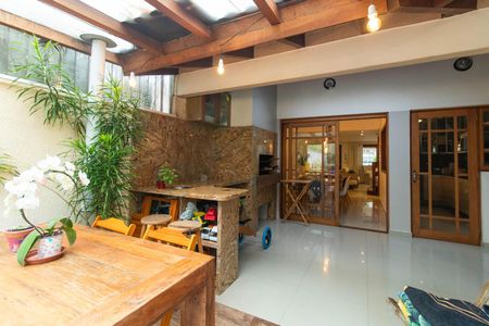 Casa à venda com 230m², 3 quartos e 4 vagasChurrasqueira