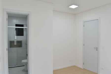 Suíte de apartamento para alugar com 2 quartos, 73m² em Cabral, Curitiba